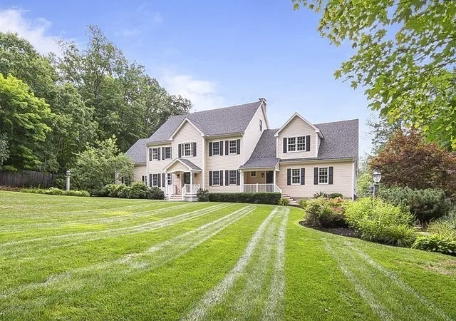 4th image of 139 Highland St, Townsend, MA 01469 | MLS# 73561309