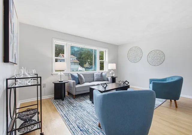 4th image of 55 Peach Orchard Rd, Burlington, MA 01803 | MLS# 73567709
