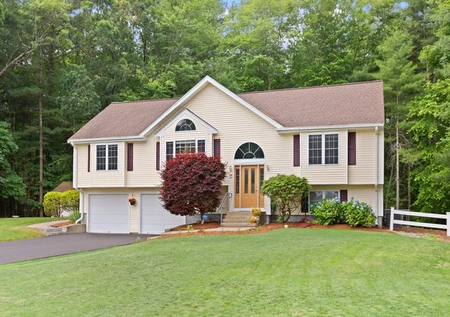 Homes for sale in Stoughton, MA | 33 Alger Way, Stoughton, MA 02072 | MLS# 73540696