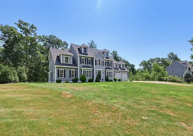 3rd image of 22 Chamberlains Mill Ln, Groton, MA 01450 | MLS# 73554399