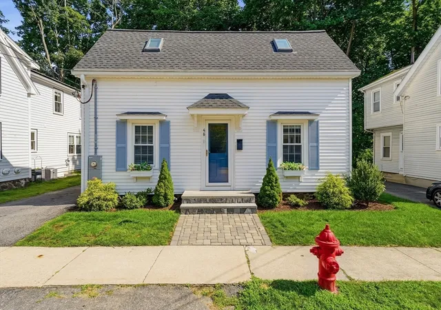 Homes for sale in Winchester, MA | 46 Clark St, Winchester, MA 01890 | MLS# 73547513