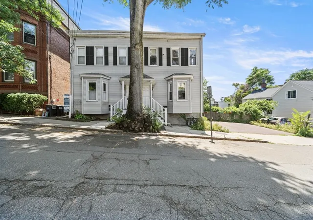 2nd image of 86 Mount Vernon St, Somerville, MA 02145