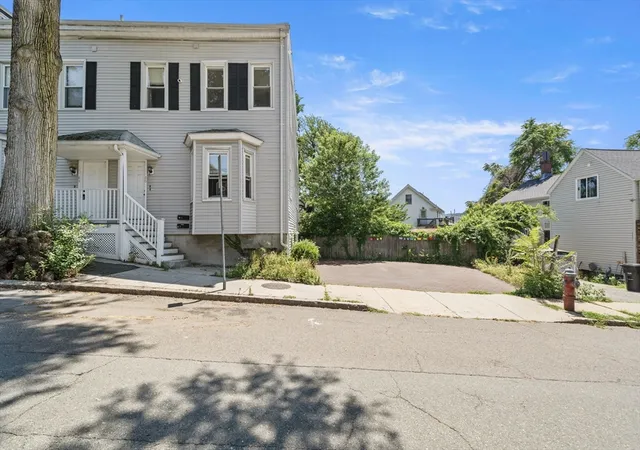 2nd image of 86 Mount Vernon St #2, Somerville, MA 02145 | MLS# 73551119