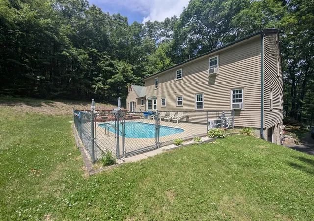 Homes for sale in Charlton, MA | 180 Oxford Rd, Charlton, MA 01507 | MLS# 73527024