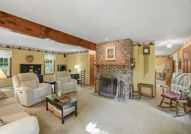 Homes for sale in Charlton, MA | 180 Oxford Rd, Charlton, MA 01507 | MLS# 73527024