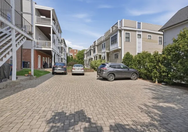 2nd image of 119 Heath St, Somerville, MA 02145