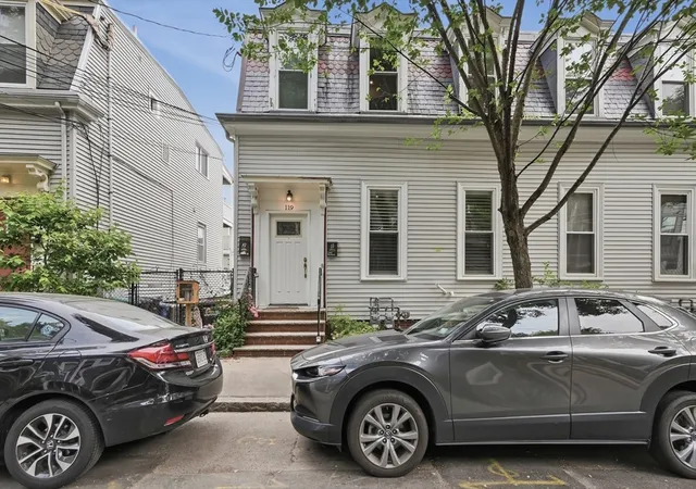 3rd image of 119 Heath St, Somerville, MA 02145