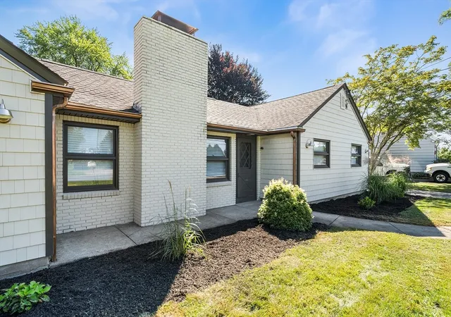 3rd image of 195 Barney Ave, Rehoboth, MA 02769 | MLS# 73568306