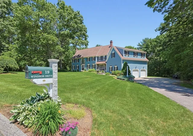 Homes for sale in Foxboro, MA | 19 Windsor Dr, Foxboro, MA 02035 | MLS# 73534261