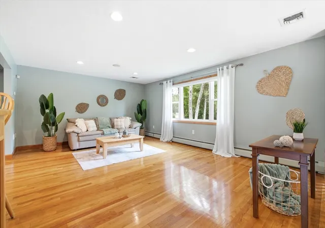 3rd image of 18 Stone Dr, Northborough, MA 01532 | MLS# 73550618