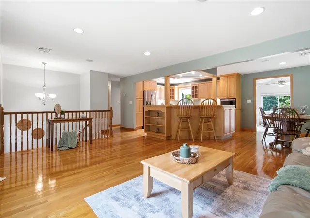 4th image of 18 Stone Dr, Northborough, MA 01532 | MLS# 73550618