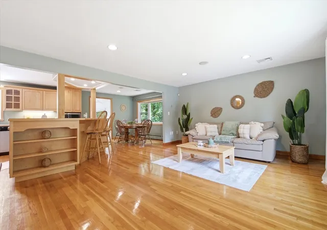 5th image of 18 Stone Dr, Northborough, MA 01532 | MLS# 73550618