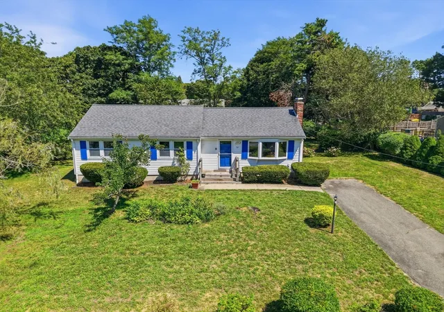 2nd image of 52 Arrowhead Dr, Yarmouth Port, MA 02675 | MLS# 73564800