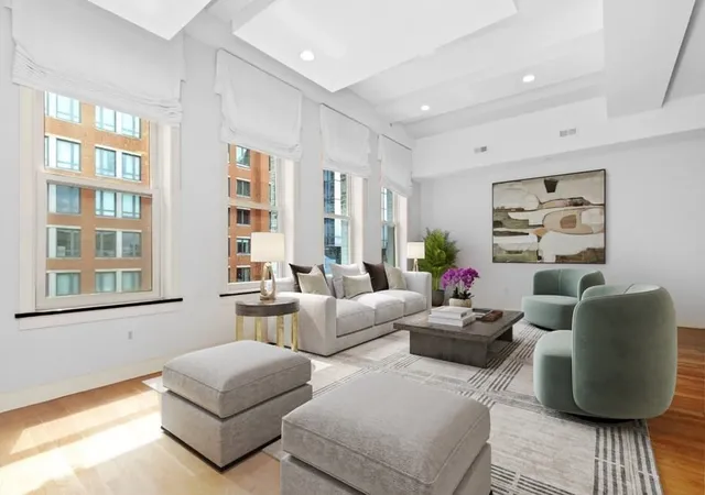 1st image of 811 Boylston St #PH, Boston, MA 02116 | MLS# 73506820