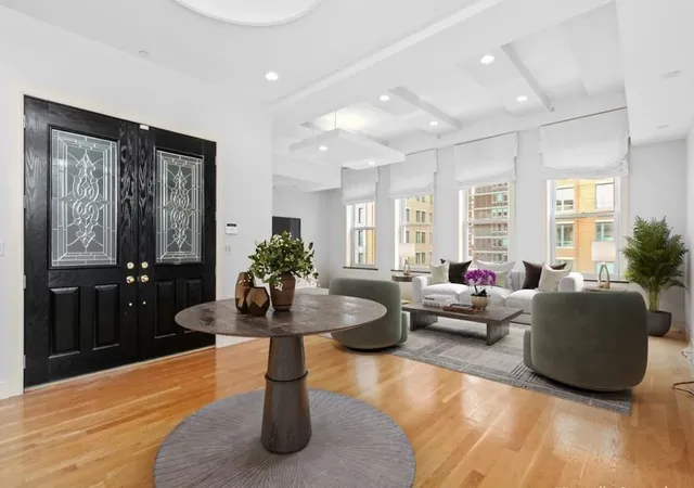 2nd image of 811 Boylston St #PH, Boston, MA 02116 | MLS# 73506820