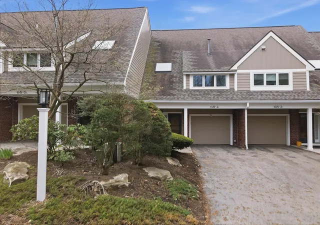 2nd image of 68 South Quinsigamond Avenue #4, Shrewsbury, MA 01545 | MLS# 73509309