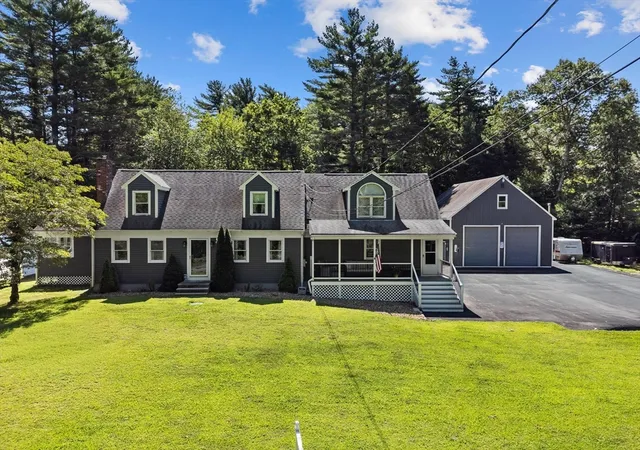 1st image of 229 Tispaquin St, Middleboro, MA 02346 | MLS# 73555359