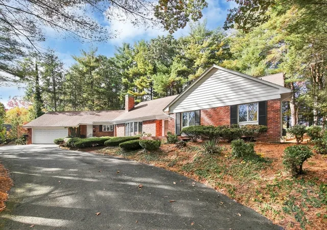 Photo 2 of Single family home for sale at 208 Tanglewood Dr, Longmeadow, MA 01106 | MLS# 73553104 | Listing updated on 2026-09-18