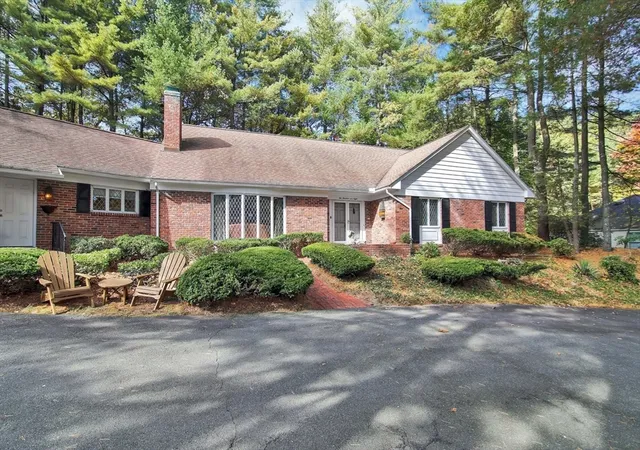 Photo 3 of Single family home for sale at 208 Tanglewood Dr, Longmeadow, MA 01106 | MLS# 73553104 | Listing updated on 2026-09-18