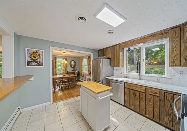 Homes for sale in Canton, MA | 10 Trayer Rd, Canton, MA 02021 | MLS# 73534945