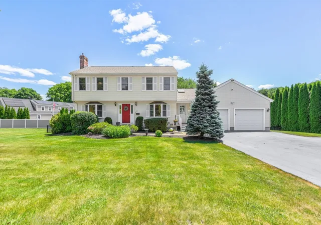 Homes for sale in Auburn, MA | 329 Pakachoag St, Auburn, MA 01501 | MLS# 73540307