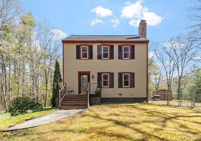 Homes for sale in Hubbardston, MA | 111 Hale Rd, Hubbardston, MA 01452 | MLS# 73517620