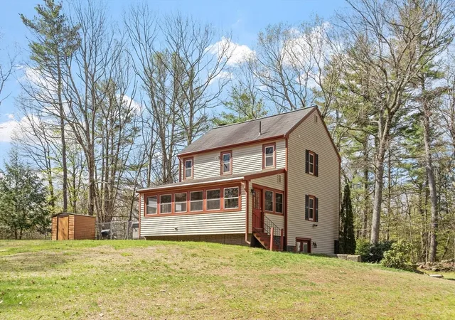 Homes for sale in Hubbardston, MA | 111 Hale Rd, Hubbardston, MA 01452 | MLS# 73517620