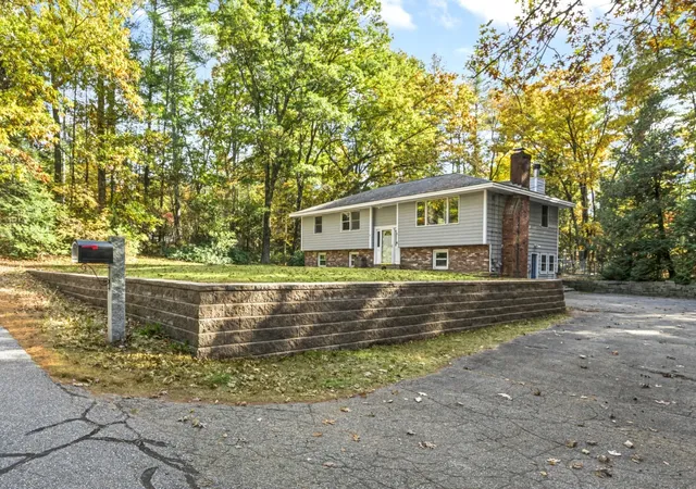 Photo 1 of Single family home for sale at 6 Averill Rd, Brookline, NH 03033 | MLS# 73596446 | Listing updated on 2026-10-30