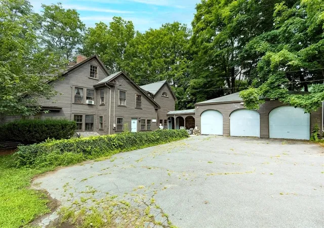 1st image of 20 East Street, Middleton, MA 01949 | MLS# 73562452