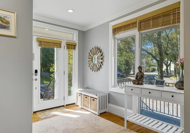 Photo 2 of Sale Pending at 5 Carthay Cir #5, Newton Highlands, MA 02461 | MLS# 73437369 | Listing updated on 2025-10-19