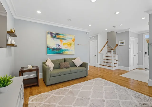 Photo 4 of Sale Pending at 5 Carthay Cir #5, Newton Highlands, MA 02461 | MLS# 73437369 | Listing updated on 2025-10-19