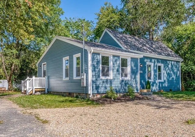 Homes for sale in Wareham, MA | 2838 Cranberry Hwy, Wareham, MA 02571 | MLS# 73440501