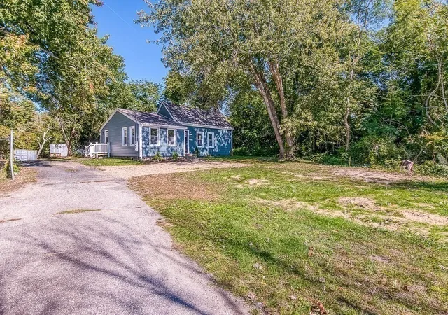 3rd image of 2838 Cranberry Hwy, Wareham, MA 02571 | MLS# 73440501