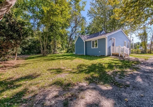 5th image of 2838 Cranberry Hwy, Wareham, MA 02571 | MLS# 73440501