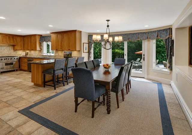 5th image of 6 Windsor Pl, Mansfield, MA 02048 | MLS# 73553853