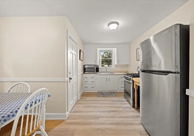 Photo 5 of Sale Pending at 9 Billings St, West Roxbury, MA 02132 | MLS# 73557529 | Listing updated on 2026-09-05