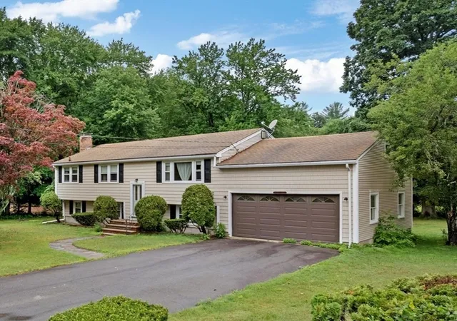 1st image of 17 Brewster Dr, Bridgewater, MA 02324 | MLS# 73558162
