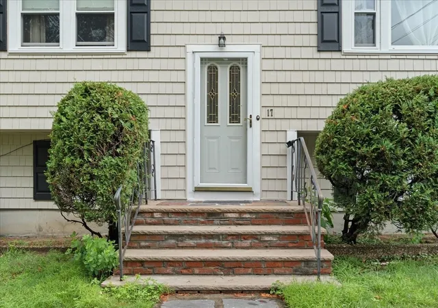 2nd image of 17 Brewster Dr, Bridgewater, MA 02324 | MLS# 73558162