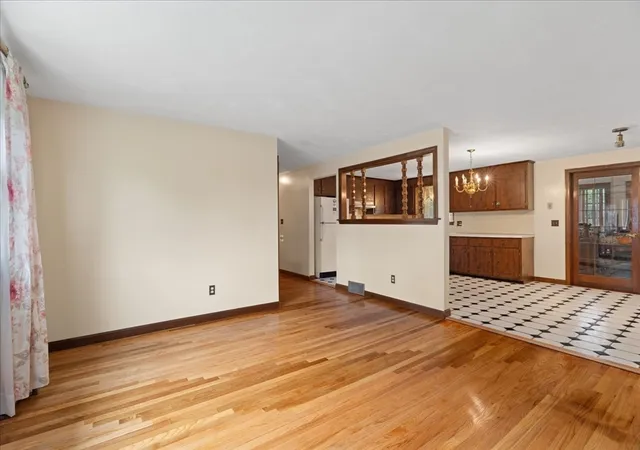 3rd image of 17 Brewster Dr, Bridgewater, MA 02324 | MLS# 73558162