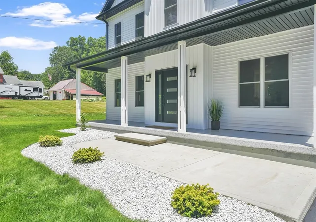 Photo 3 of Sale Pending at 139 Middle Rd, Southampton, MA 01073 | MLS# 73541872 | Listing updated on 2026-08-26
