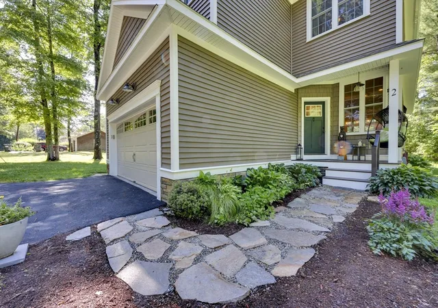 5th image of 2 Lakeshore Dr, Holland, MA 01521 | MLS# 73547779