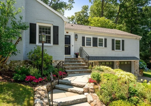 Homes for sale in Newton, MA | 19 Druid Hill Rd, Newton, MA 02461 | MLS# 73547860