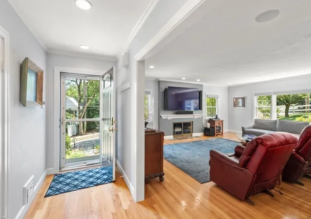 Homes for sale in Newton, MA | 19 Druid Hill Rd, Newton, MA 02461 | MLS# 73547860