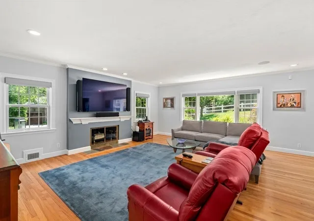 Homes for sale in Newton, MA | 19 Druid Hill Rd, Newton, MA 02461 | MLS# 73547860