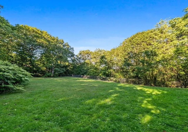 1st image of 33 Boulder Rd, Wellesley, MA 02481 | MLS# 73557831