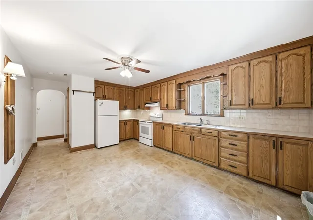 Homes for sale in Westford, MA | 11 West St, Westford, MA 01886 | MLS# 73524760