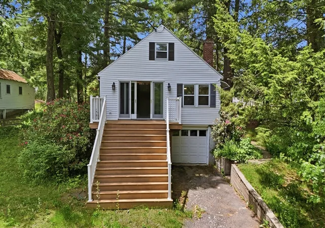 Homes for sale in Wilbraham, MA | 28 Lake Dr, Wilbraham, MA 01095 | MLS# 73532534