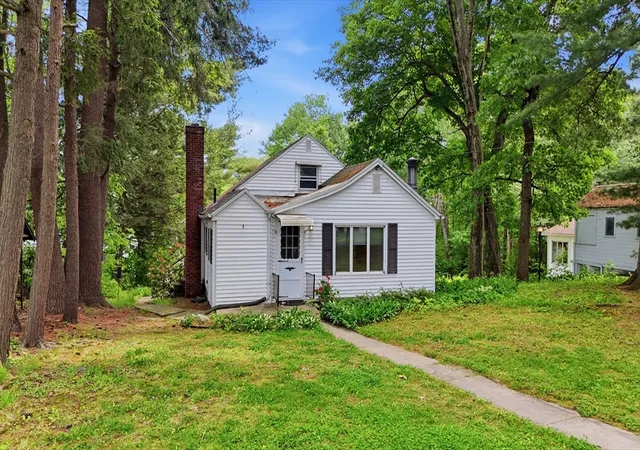 Homes for sale in Wilbraham, MA | 28 Lake Dr, Wilbraham, MA 01095 | MLS# 73532534