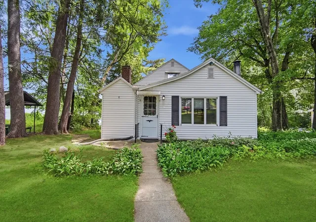 Homes for sale in Wilbraham, MA | 28 Lake Dr, Wilbraham, MA 01095 | MLS# 73532534
