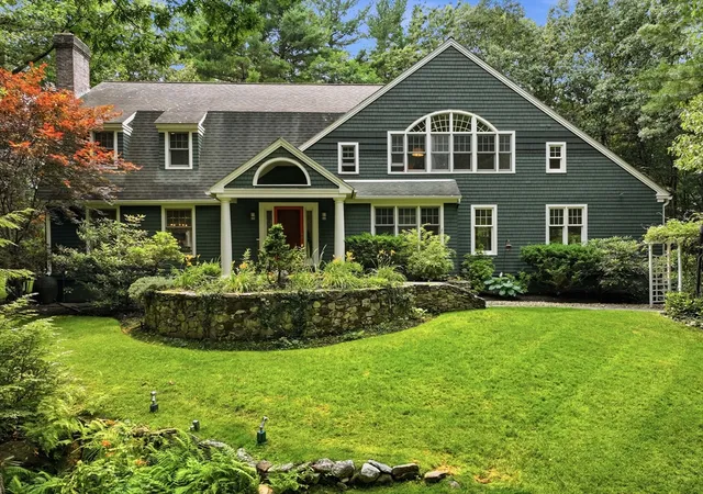 1st image of 18 Village Green Ln, Holden, MA 01520 | MLS# 73555307